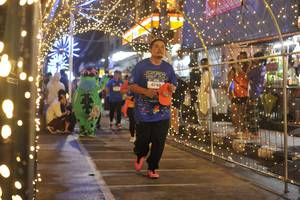 BIB: 4740
                            <button type="button" onclick="openModal(26220305)" class="btn btn-primary btn-sm float-right btn-popup" data-toggle="modal" data-target=".modal-high-quality">
                        <i class="fas fa-shopping-cart"></i> Add to Cart
                    </button>
                                            <button type="button" onclick="isThisMe(26220305, true)" class="btn btn-success btn-sm float-right btn-popup btn-isme hidden" data-toggle="tooltip" data-placement="bottom" title="นี่คือรูปของคุณใช่ไหม คลิกที่นี่เพื่อเอาเข้าอัลบั้ม">
                        <i class="fas fa-plus"></i> Add to album
                    </button>
                    <button type="button" onclick="isThisMe(26220305, false)" class="btn btn-warning btn-sm float-right btn-popup btn-isnotme hidden">
                        <i class="fas fa-ban"></i> Remove from album
                    </button>